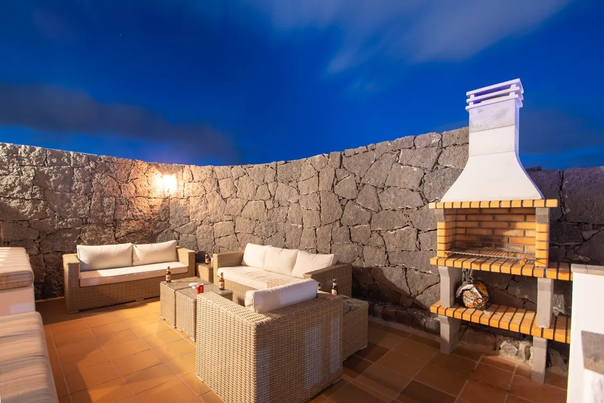 6 Bed Fabulous Villa - Playa Blanca - Lanzarote - Image 3