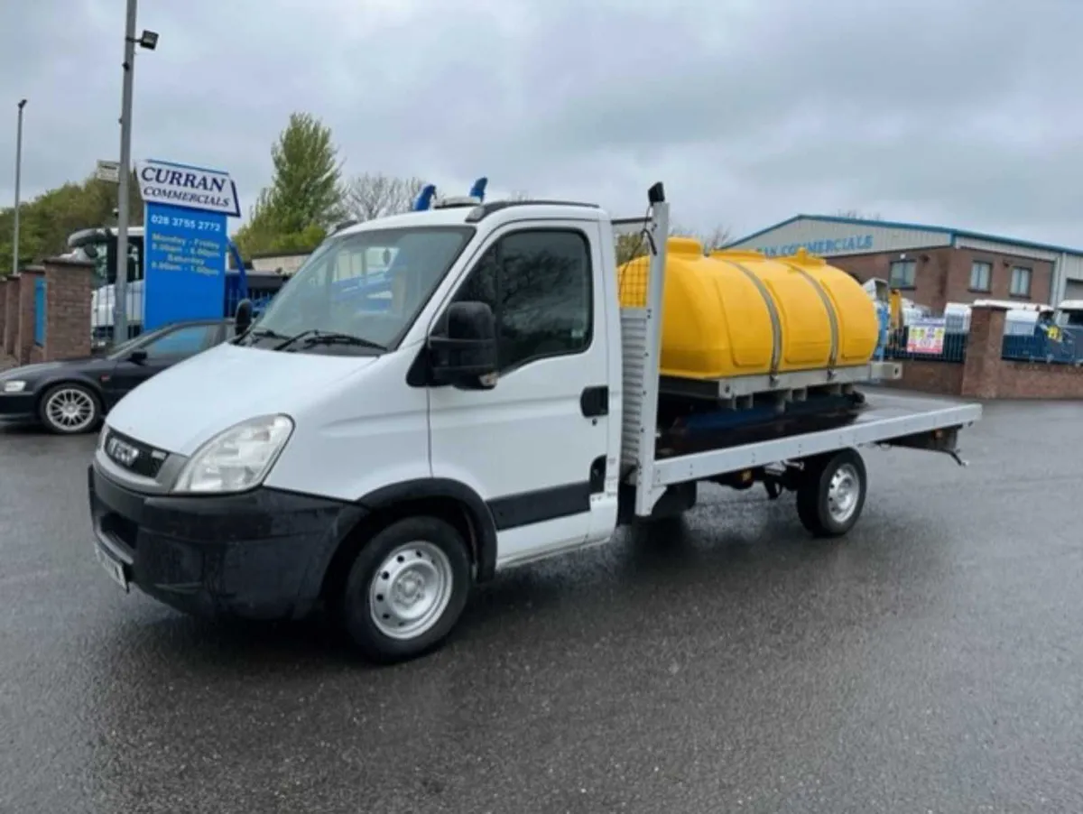 2011 iveco daily 3.5 ton with portable toilet unit