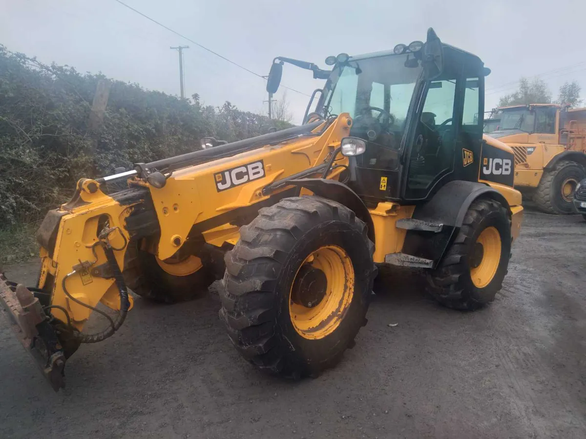 JCB 310 - Image 1