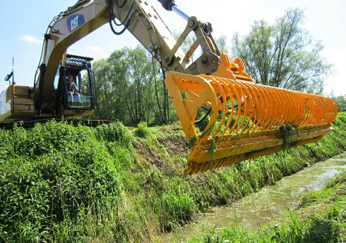 Attachment Hire. Mowing / Weed Bucket - Image 1