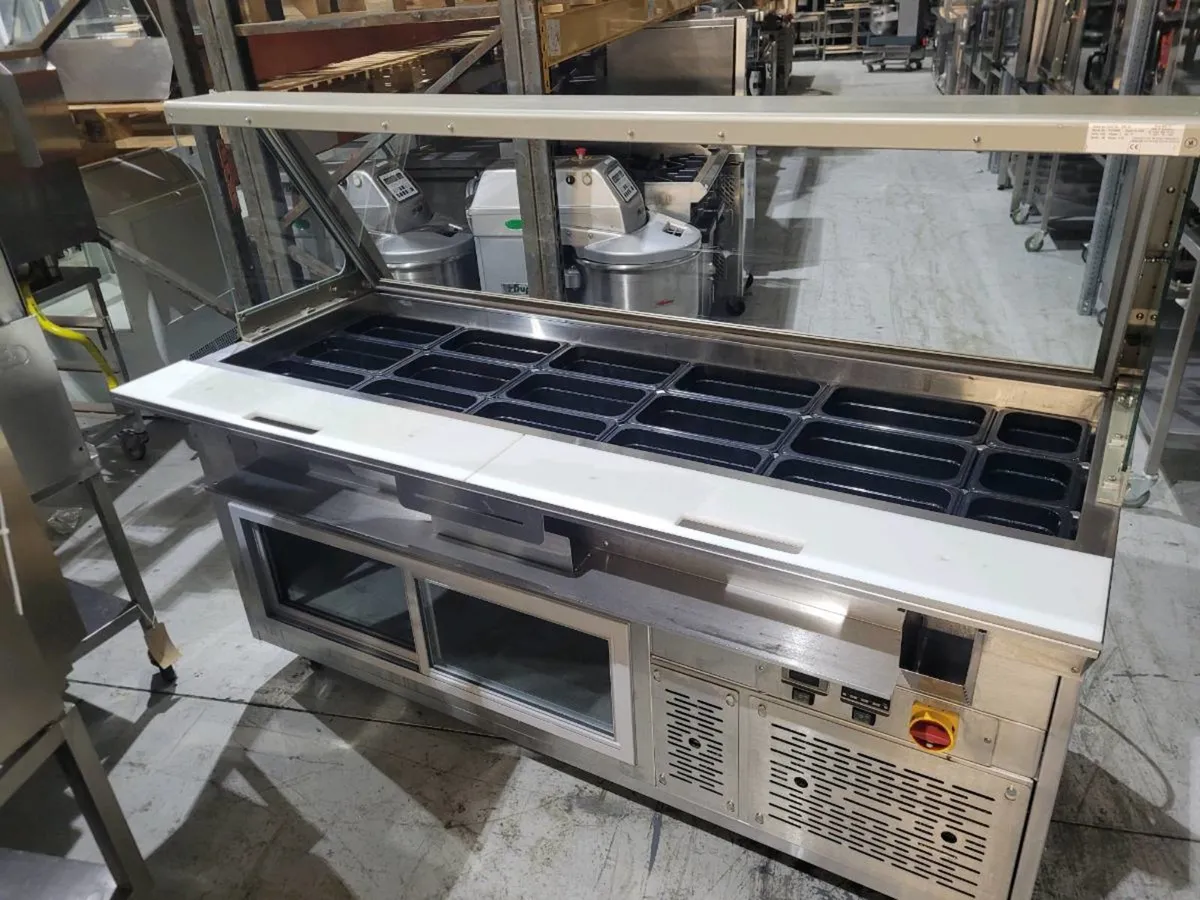 Refrigerated counter