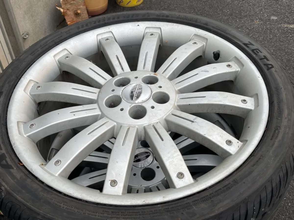 22” Range Rover alloys & Tyres