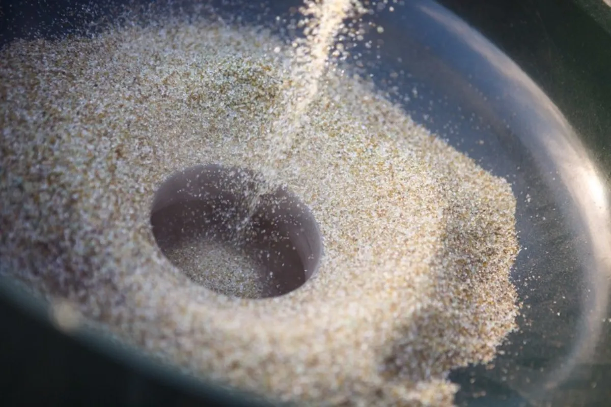 Blasting sand Crushed Glass - Image 1