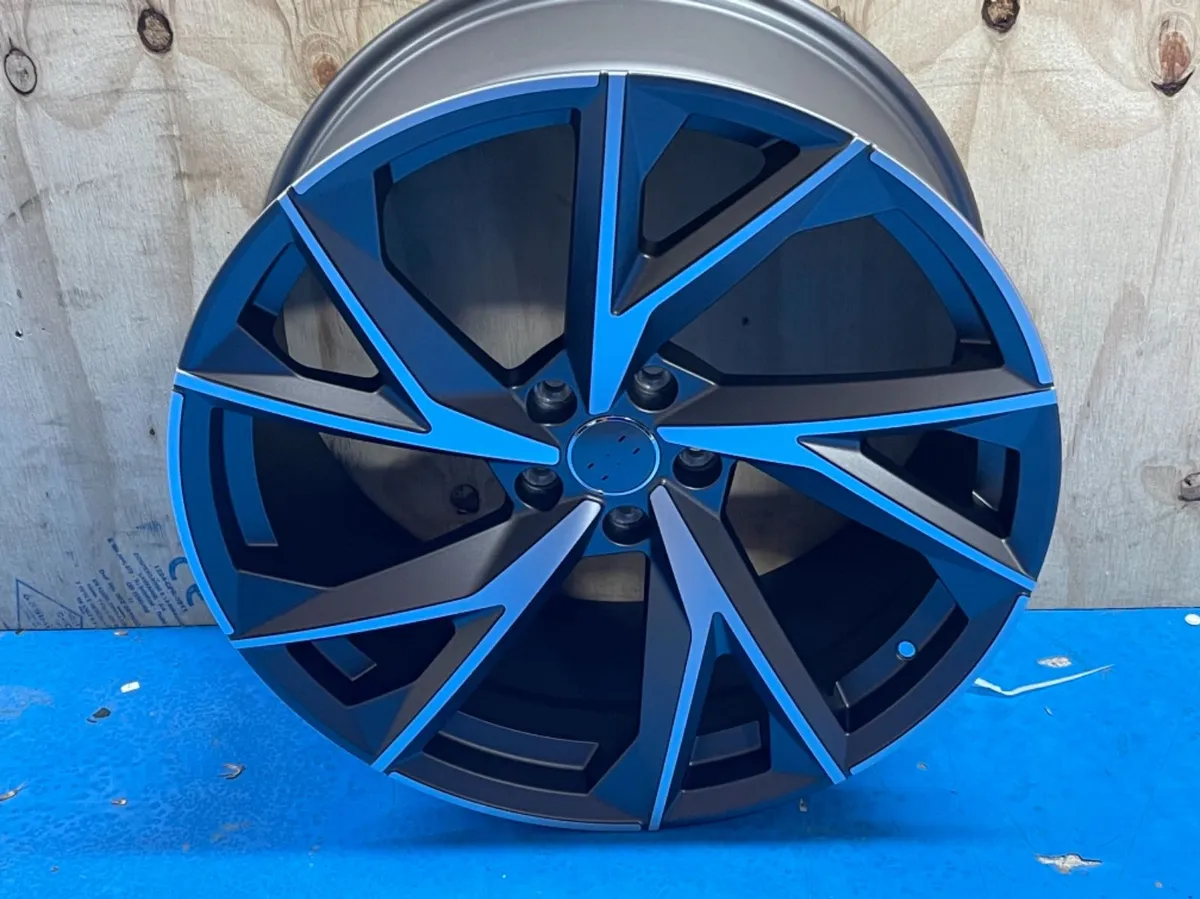 20” 5x112 alloys & tyres