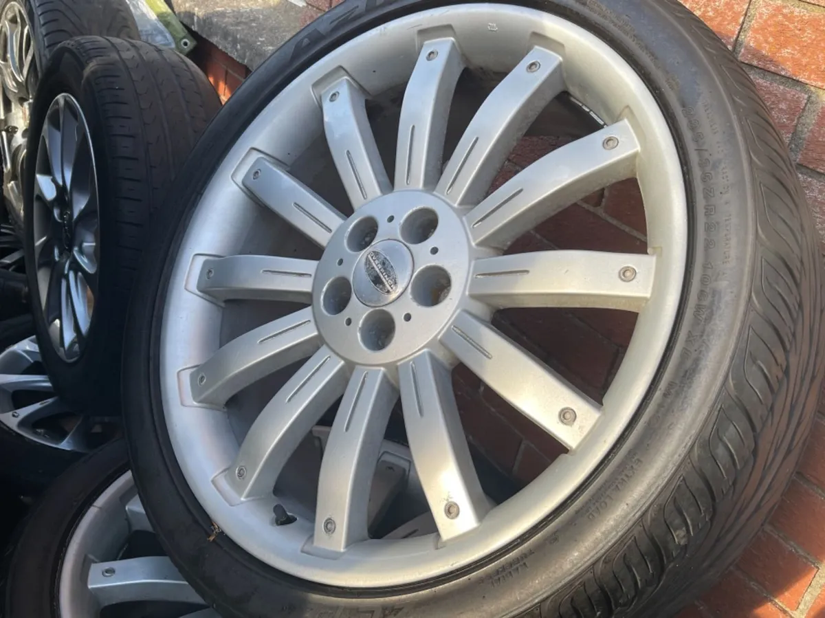 22” Range Rover alloys & tyres