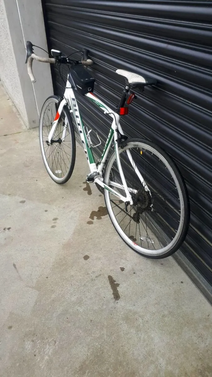 Road bike - Image 1