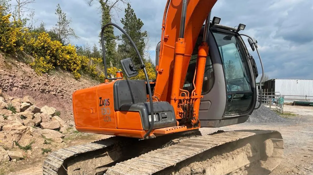 13 ton digger hire with driver