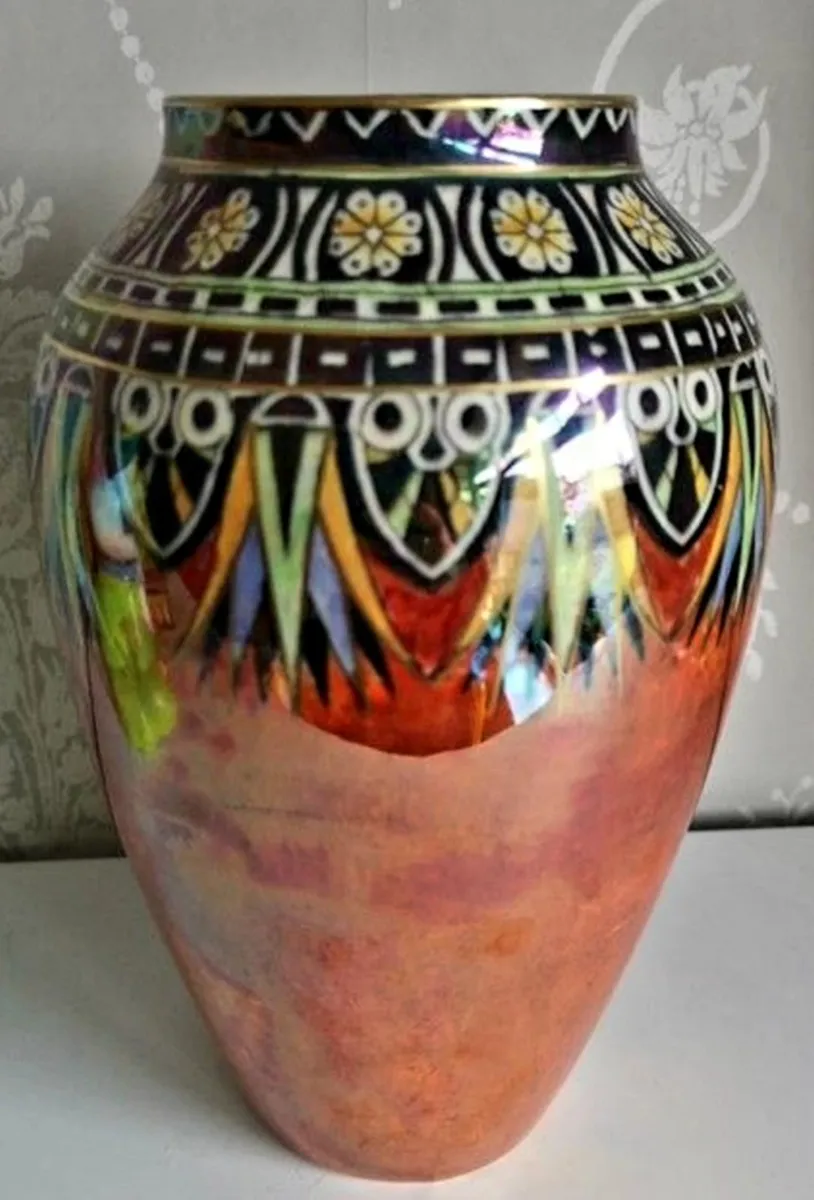 Beautiful Royal Winton vase