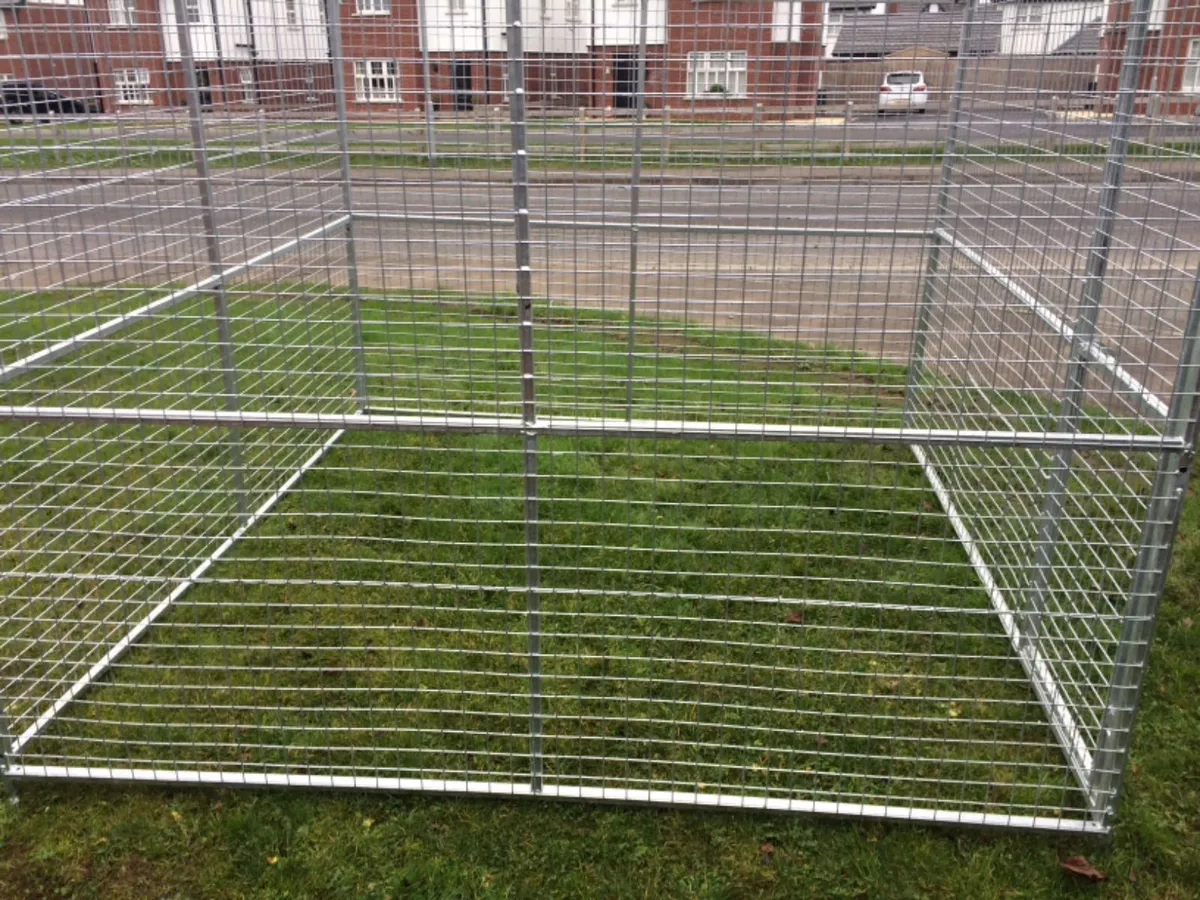 Dog pens - Image 2