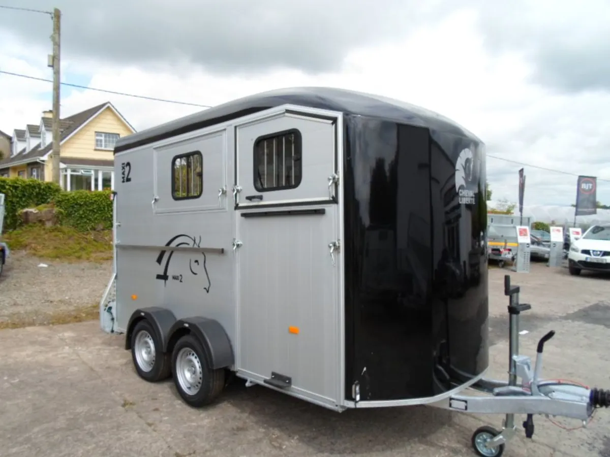 Cheval Libetre MAXI 2 Herringbone Double Horse Box - Image 1