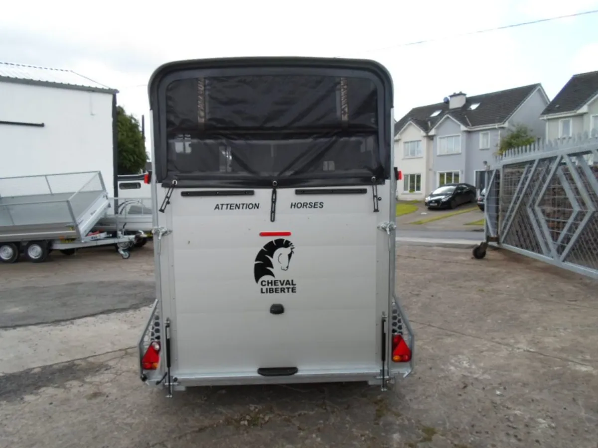 Cheval Liberte Touring Country S Double Horse Box - Image 3