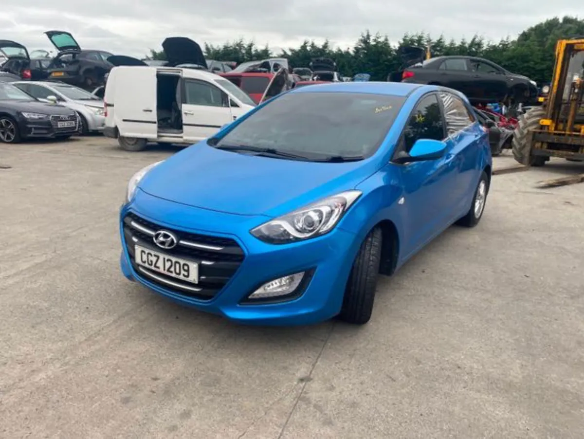 2016 Hyundai i30 se blue drive CRD - Image 2
