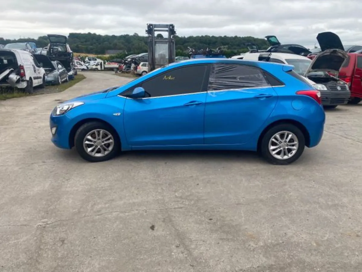 2016 Hyundai i30 se blue drive CRD - Image 4