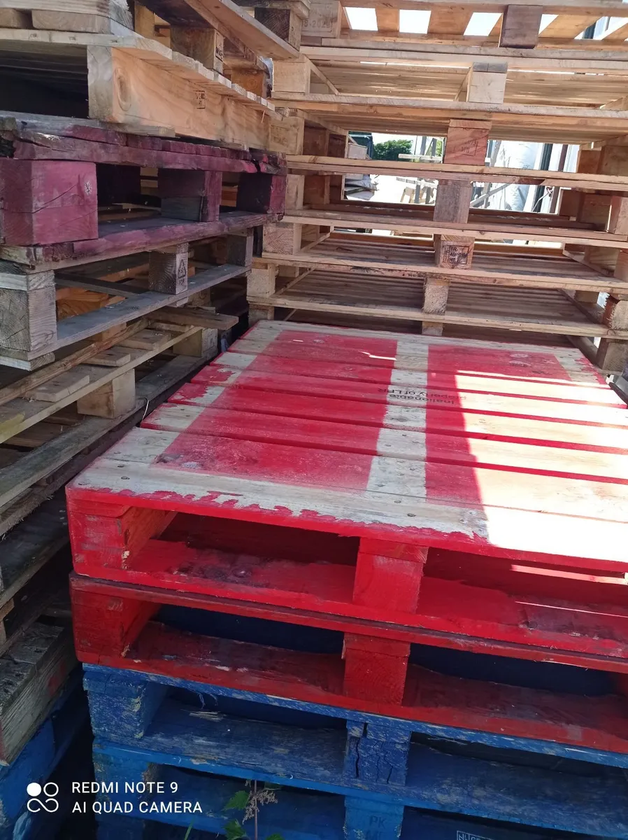 Pallets any size or mix size and fire wood - Image 3