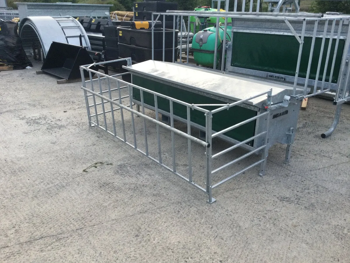 Large lamb creep feeder with or without wheels - Image 4