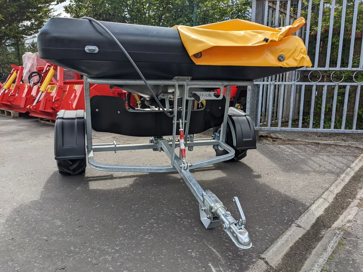 JFC Quad Fertiliser Spreader - Image 3