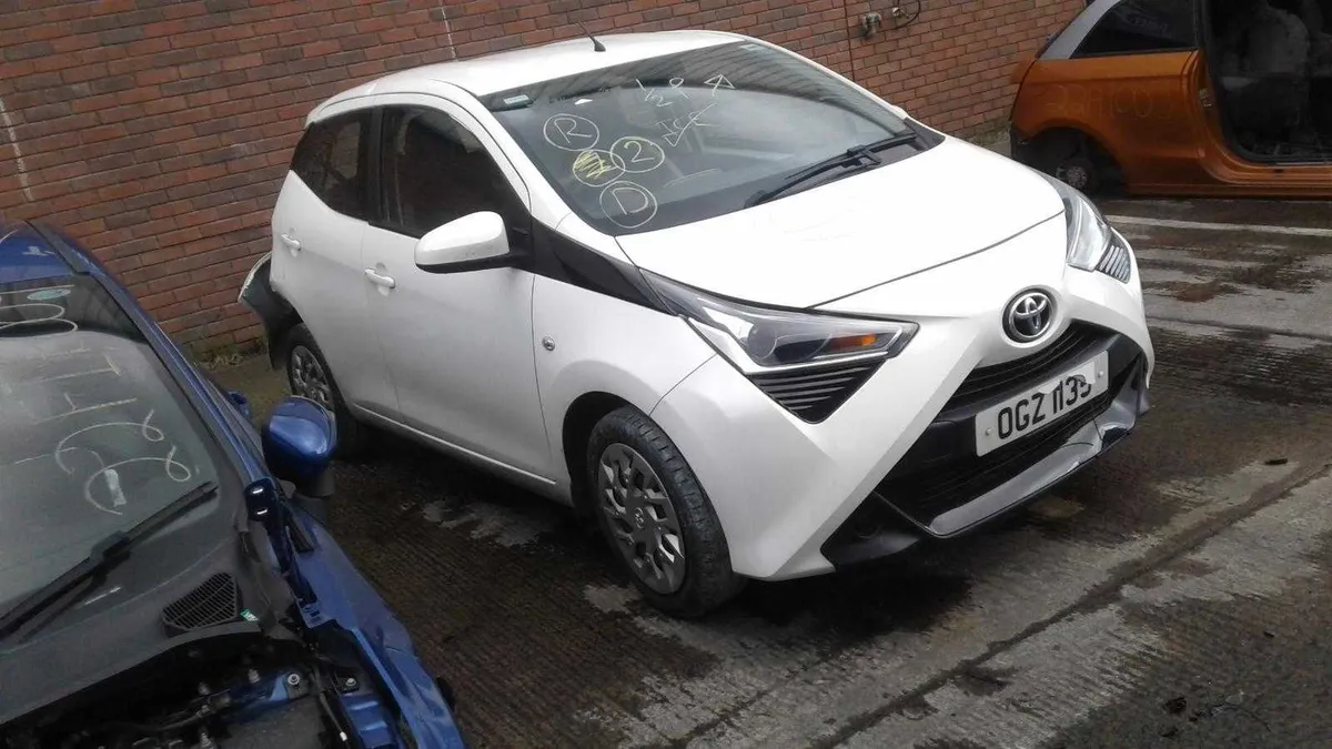 Toyota AYGO X, 2019 BREAKING FOR PARTS - Image 1