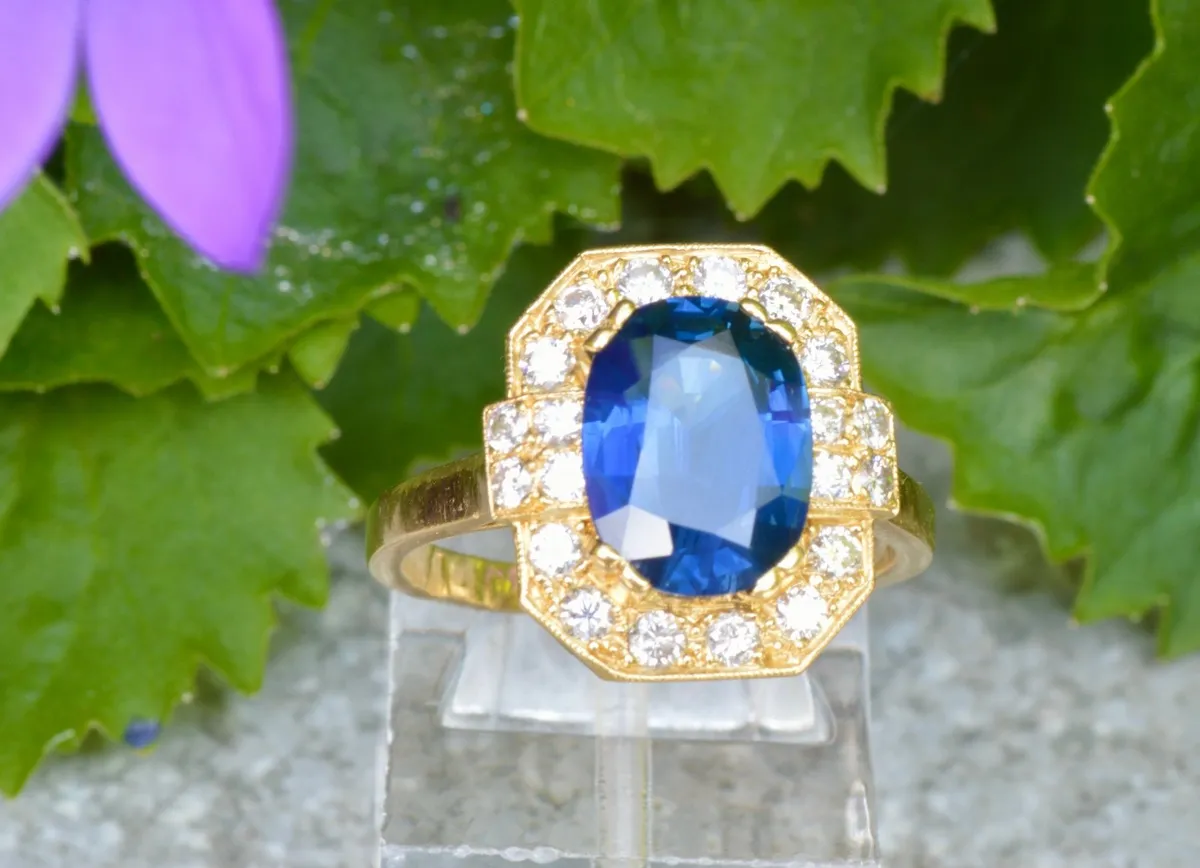 Stunning Vintage 3.6ct Sapphire & Diamond Ring 18k - Image 1