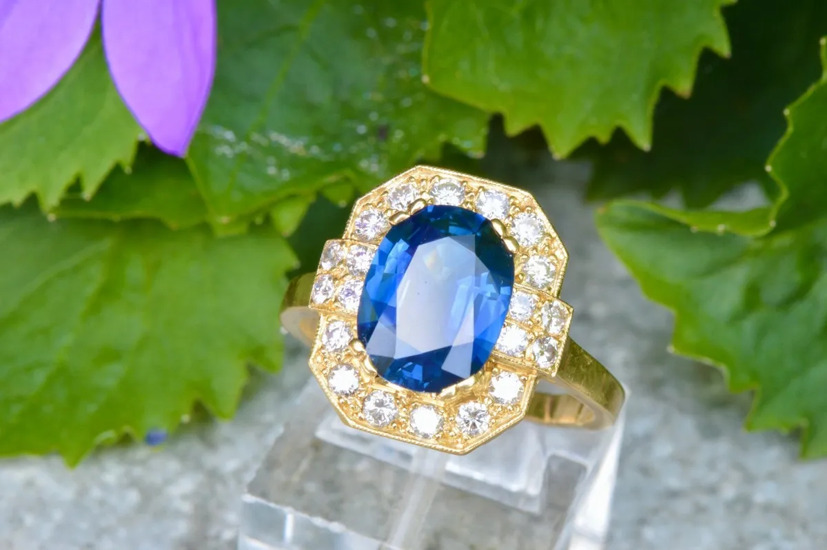 Stunning Vintage 3.6ct Sapphire & Diamond Ring 18k - Image 2