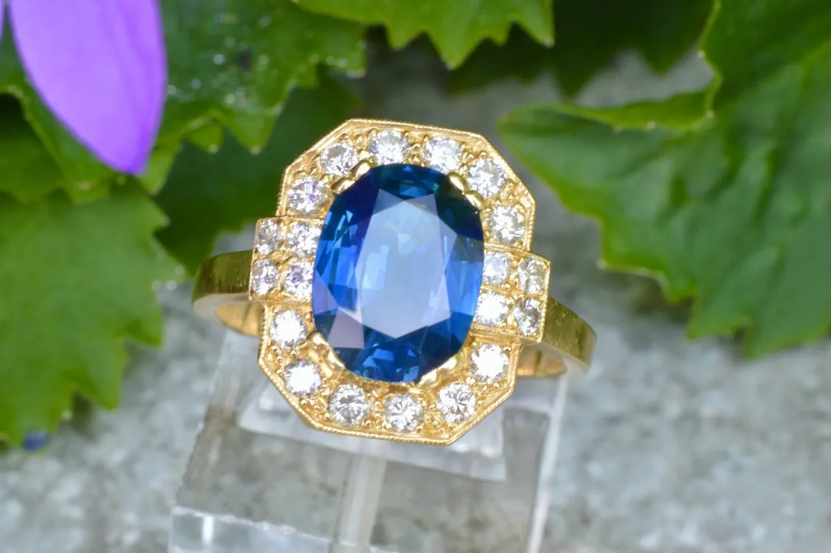 Stunning Vintage 3.6ct Sapphire & Diamond Ring 18k - Image 4