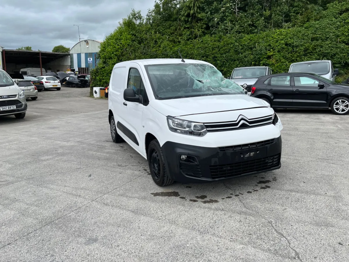 2020 Citroen Berlingo 1.5 HDI 100 en-prise blue - Image 1