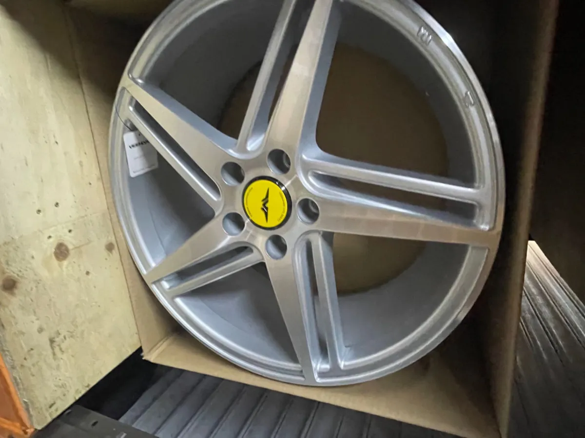 19” Veemann Vfs31 8.5 5x112 with tyres