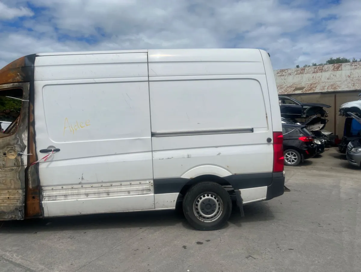 2016 VW crafter 2.0 TDI  SWB - Image 4