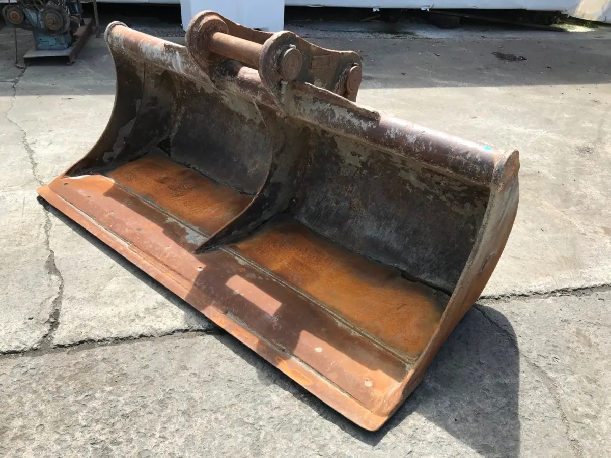 84" GRADING BUCKET .....20 TON.....80MM ....1587 - Image 1