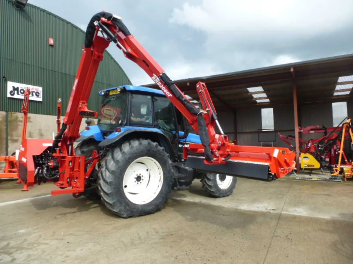 Shopsoiled Twose 2080 Right hand VFR hedgecutter - Image 4