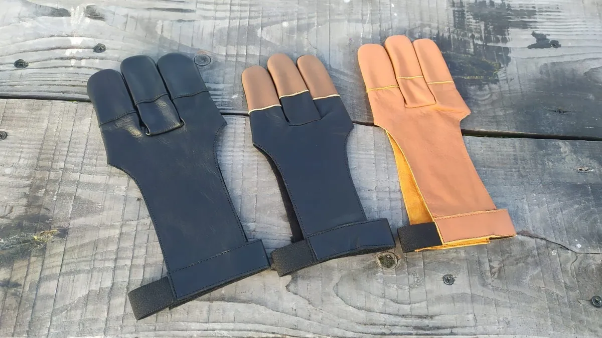 Protective Archery glove 3 fingers (natural leather).S/M/L/XL