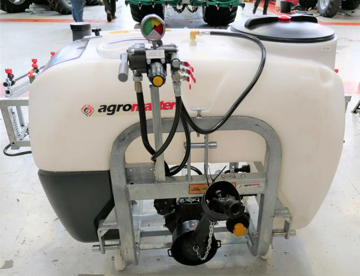 AGROMASTER CROP SPRAYER