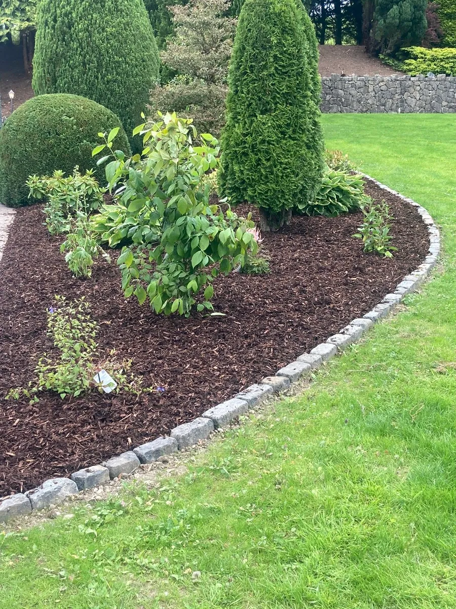 Bark/ topsoil for sale - Image 1