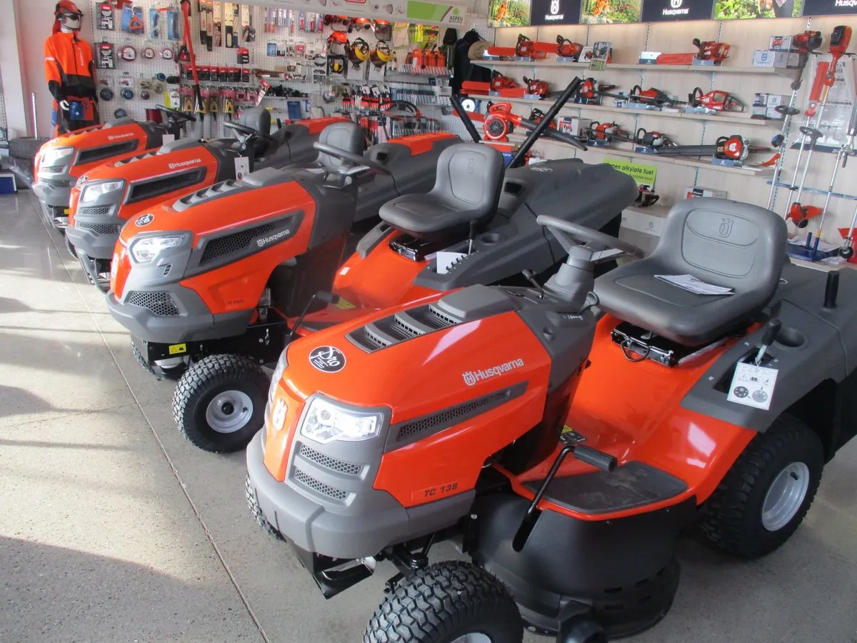 Husqvarna TC 138 tractor mowers