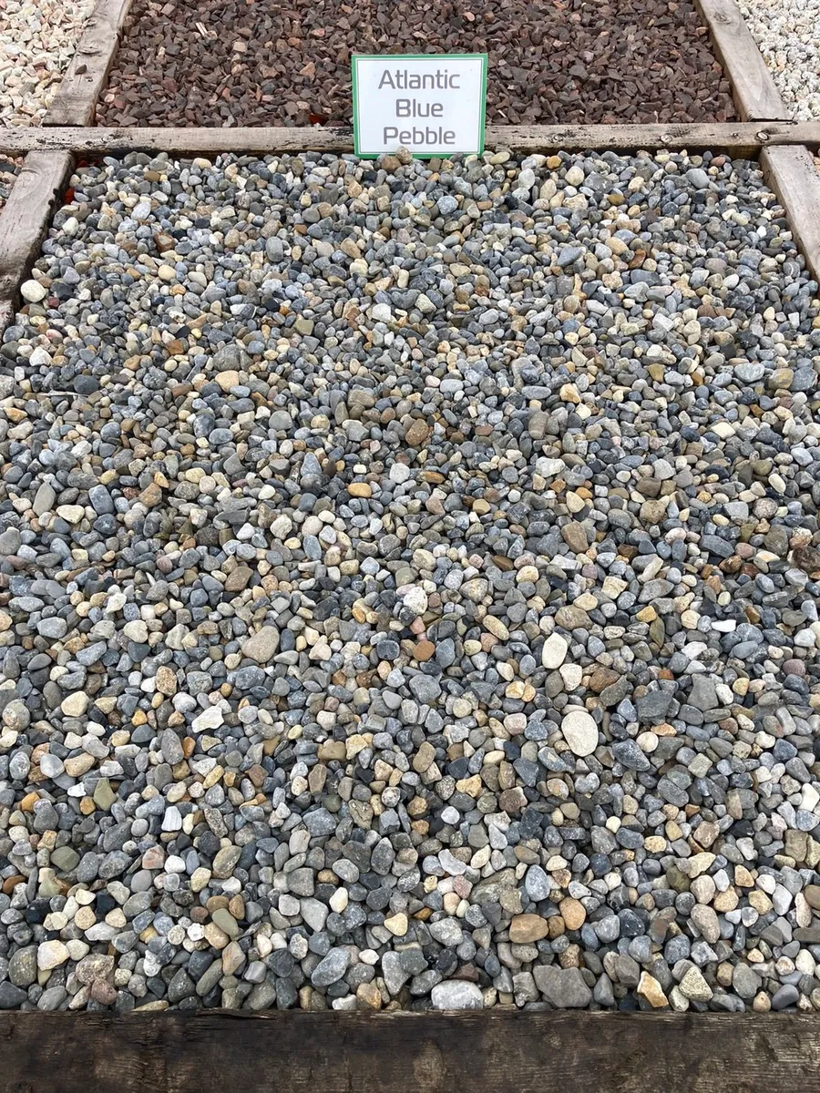 Decorative stone, Bark, Screened topsoil - Image 4