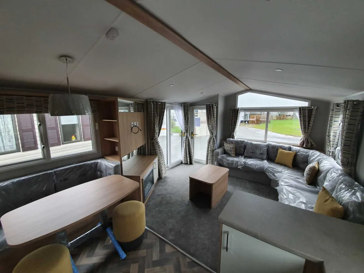 WILLERBY CASTLETON - Image 2