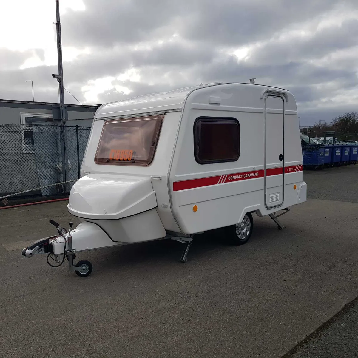 Brand new unit (No Towing license required)