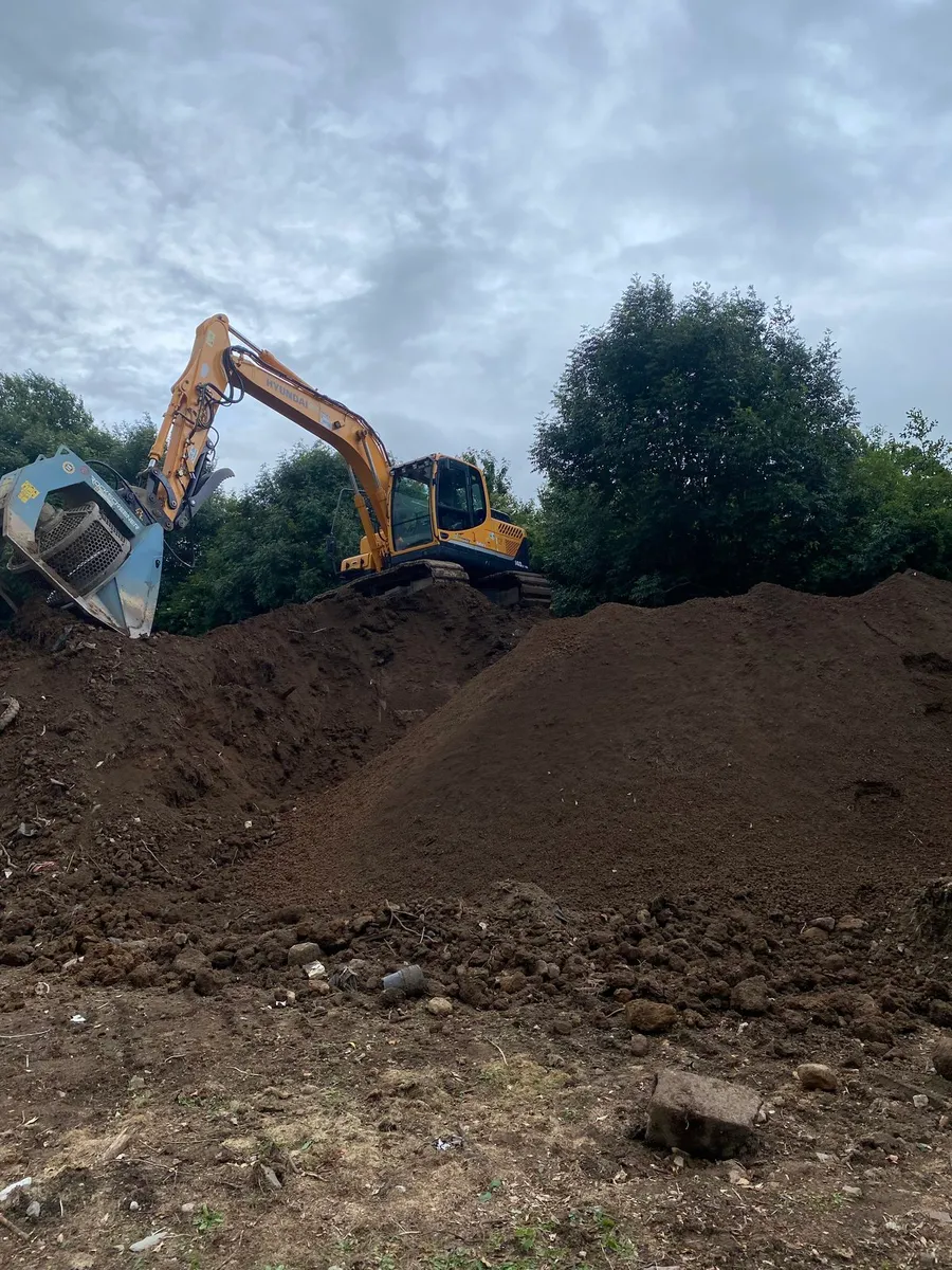 Top soil and screened top soil