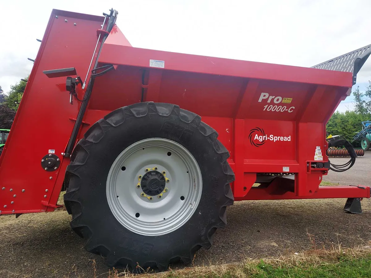 AgriSpread PRO 10000 C Rear Discharge Spreader - Image 2