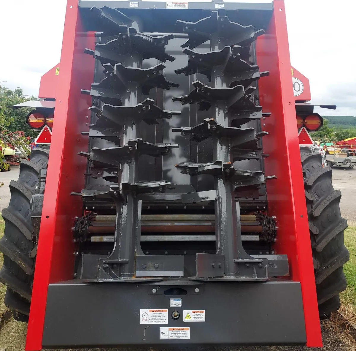 AgriSpread PRO 10000 C Rear Discharge Spreader - Image 3