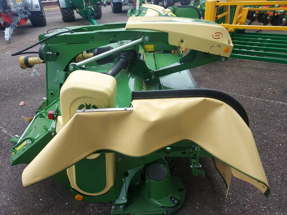 Krone ECF320 CV Front Pulled Conditioner Mowers - Image 4