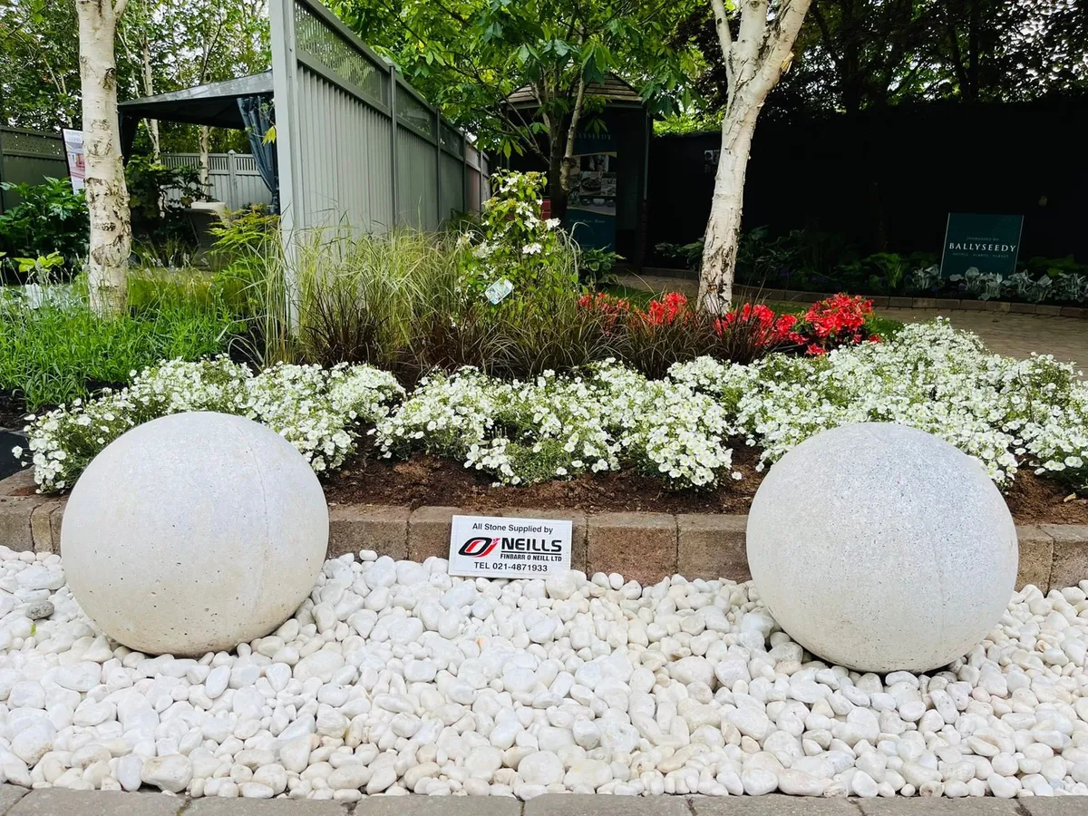 Memorial stone, grave pebbles - Image 3