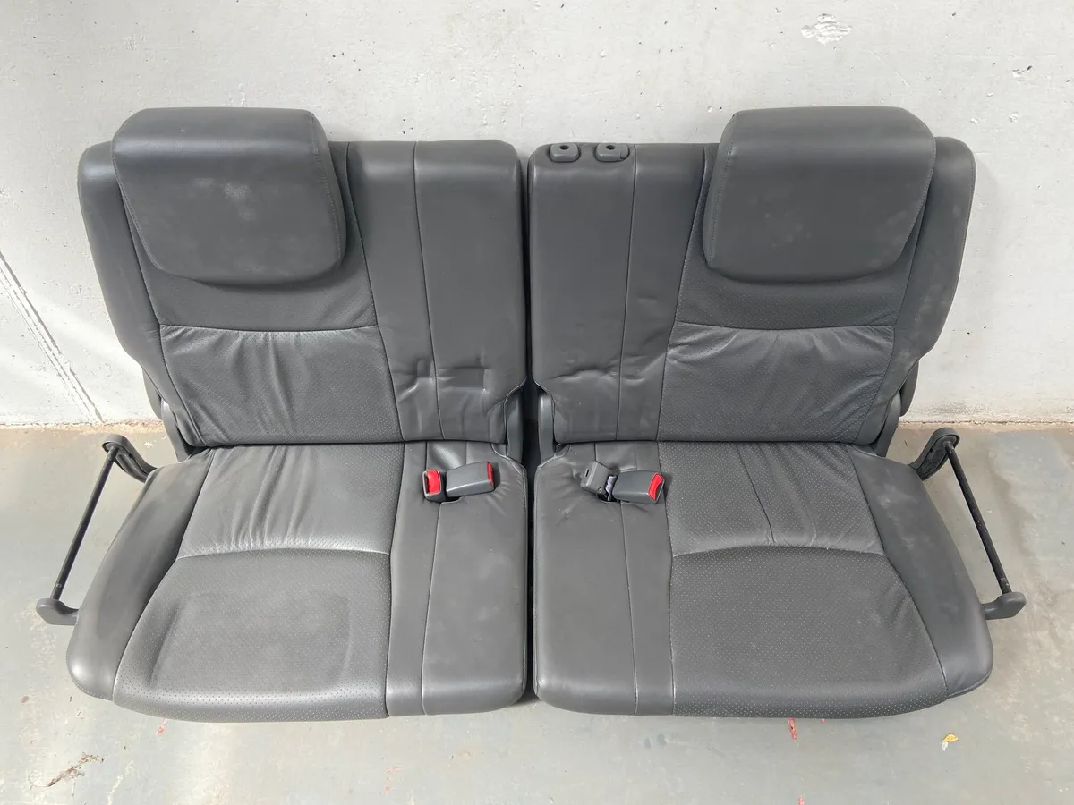 Toyota landcruiser seats