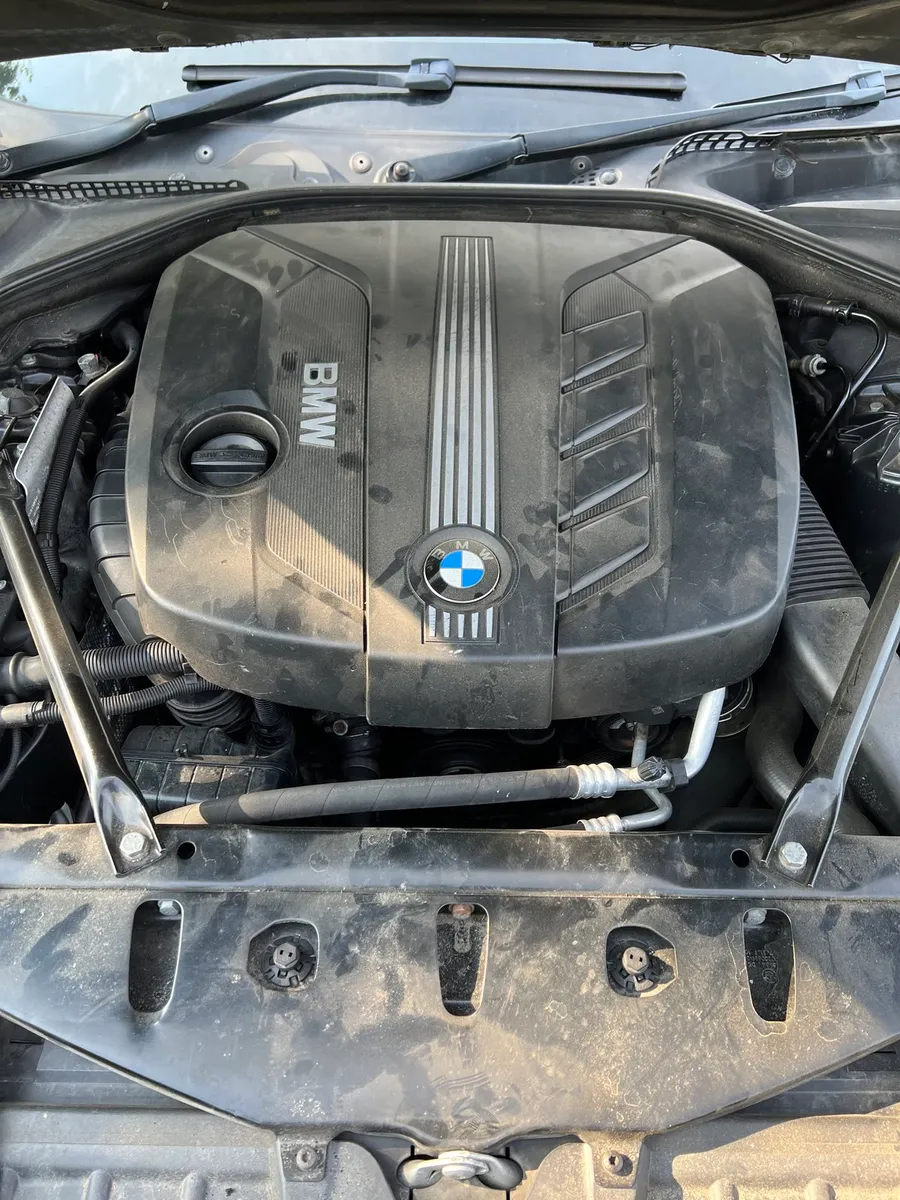 Breaking bmw 520d f10 M sport 2010 - Image 3