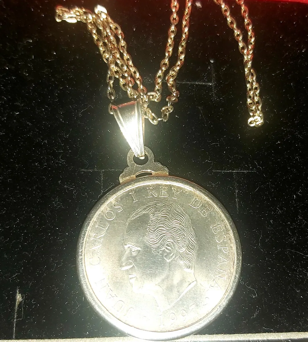 Juan Carlos silver coin necklace - Image 3