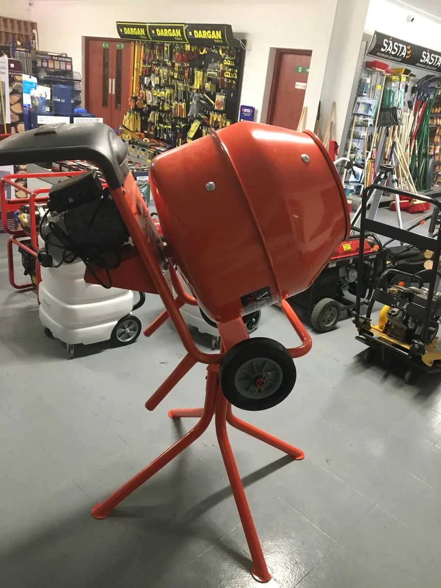 Cement mixer - Image 1