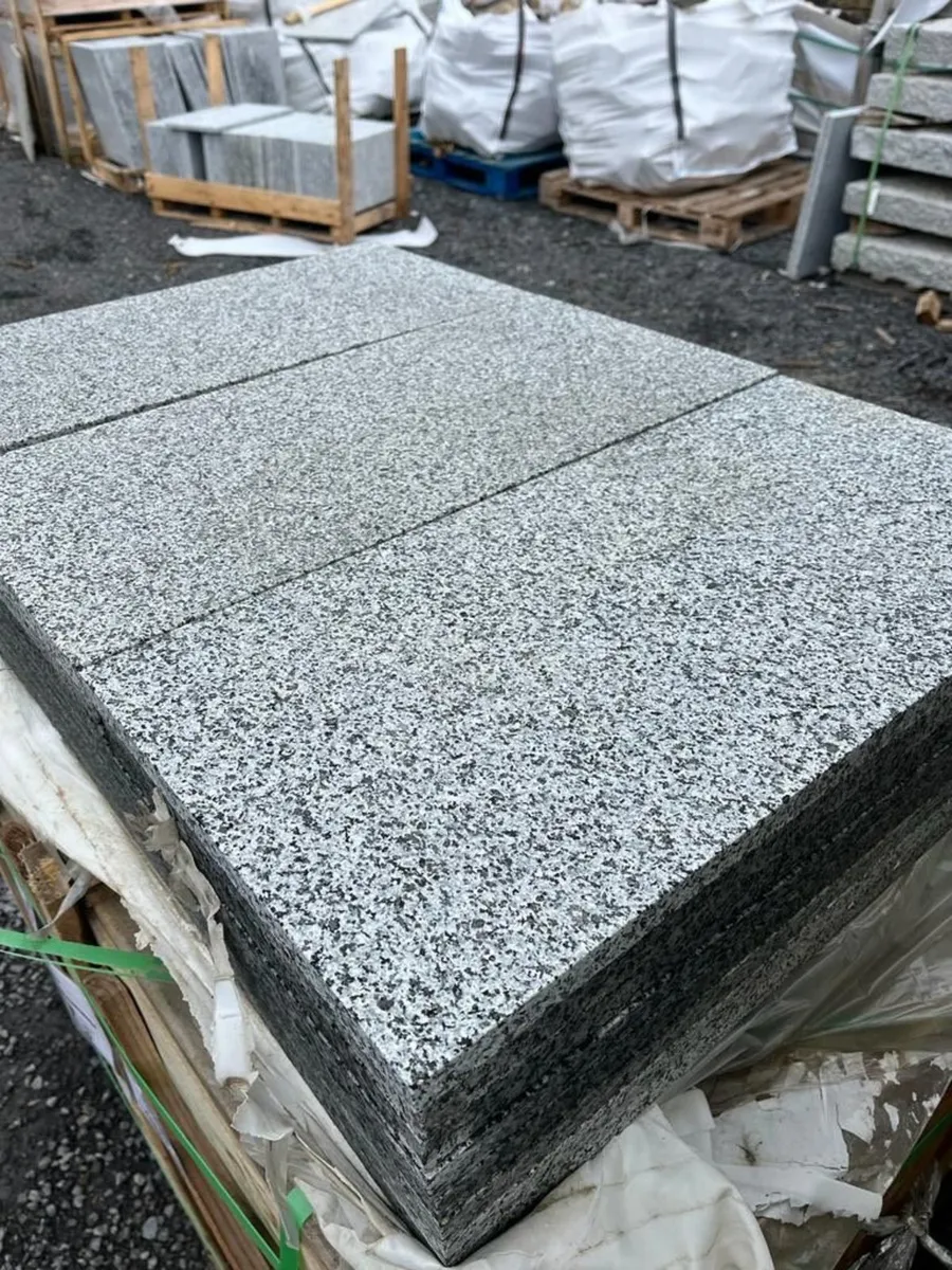 Dark Granite Paving - Image 1