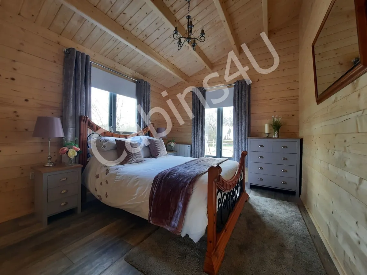 3 bedroom log cabin - Image 4