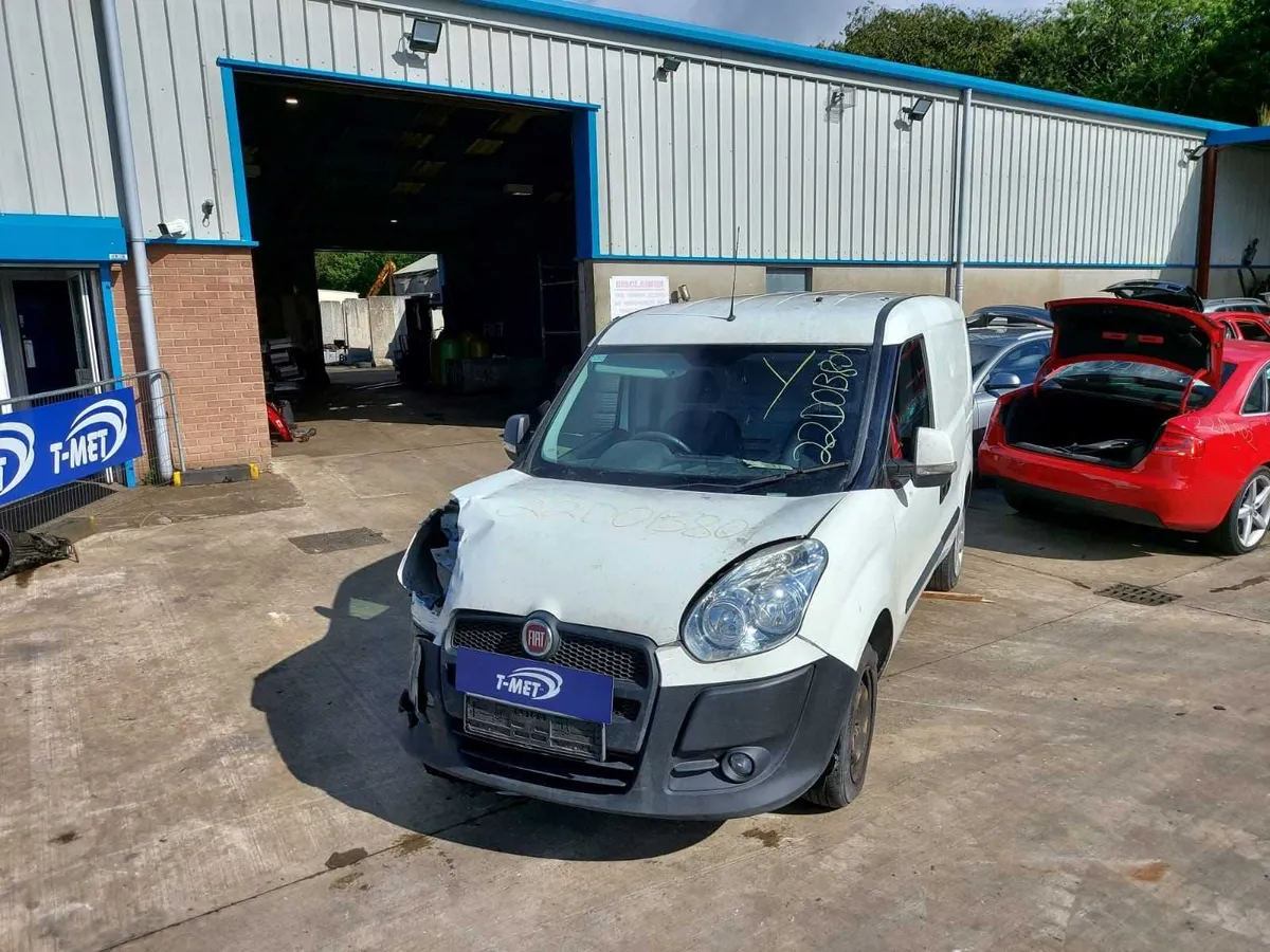 FIAT DOBLO 2014 BREAKING FOR PARTS - Image 1