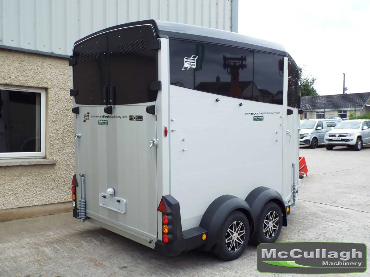 New Ifor Williams HBX511 Horsebox - Image 3