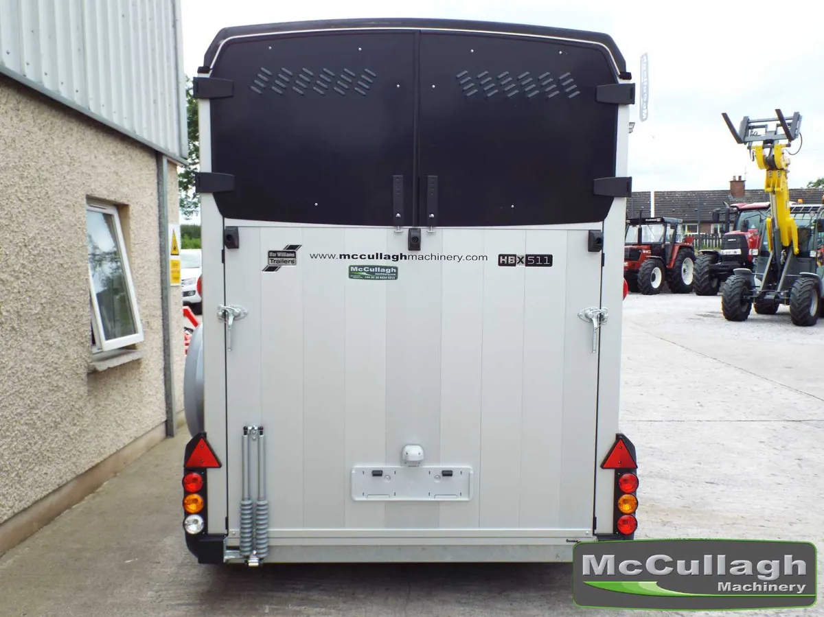 New Ifor Williams HBX511 Horsebox - Image 4